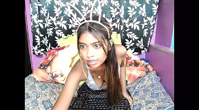 lola brown18 online show from 02-21-25, 12:39
