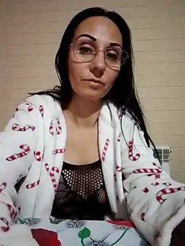 Snapshot of Ramona870 chatting on 02-26-25, 11:48 Ramona870 online show from 02-26-25, 11:48