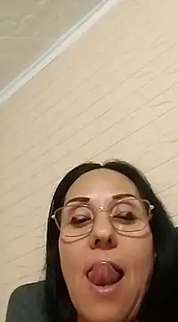 Snapshot of Ramona870 chatting on 03-08-25, 07:27 Ramona870 online show from 03-08-25, 07:27