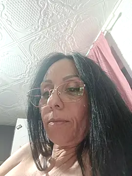 Snapshot of Ramona870 chatting on 09-16-25, 05:14 Ramona870 online show from 09-16-25, 05:14