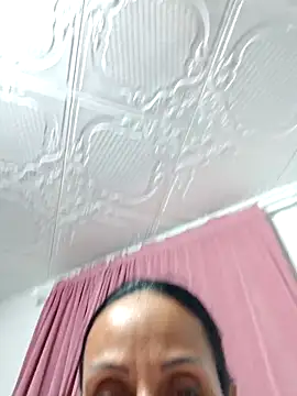 Snapshot of Ramona870 chatting on 09-18-25, 08:33 Ramona870 online show from 09-18-25, 08:33