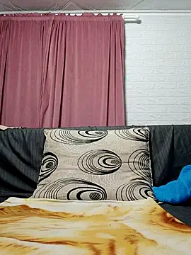 Snapshot of Ramona870 chatting on 09-28-25, 05:18 Ramona870 online show from 09-28-25, 05:18