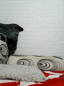 Snapshot of Ramona870 chatting on 10-14-25, 06:47 Ramona870 online show from 10-14-25, 06:47