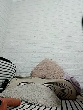 Snapshot of Ramona870 chatting on 10-18-25, 07:42 Ramona870 online show from 10-18-25, 07:42