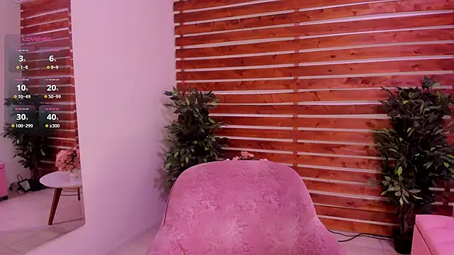 Laura Bonnet  online show from 09-28-25, 03:39