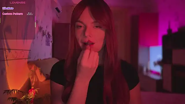 CherryRed Girl online show from 05-05-26, 09:45