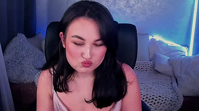 LilyFoxyy online show from 02-21-25, 02:27
