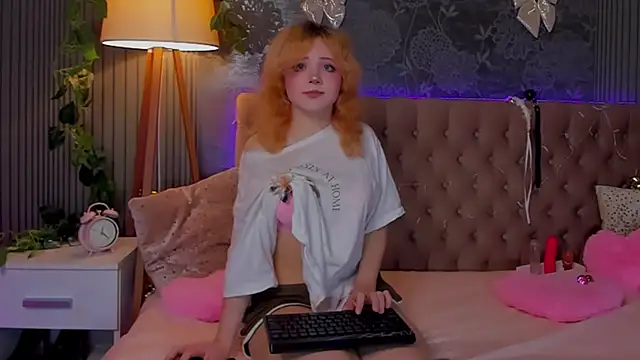 EmilyAngells online show from 12-19-25, 07:04