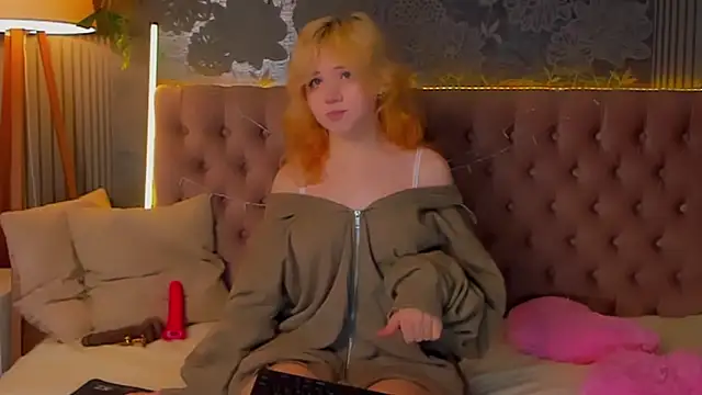 Snapshot of EmilyAngells chatting on 02-11-26, 07:57 EmilyAngells online show from 02-11-26, 07:57