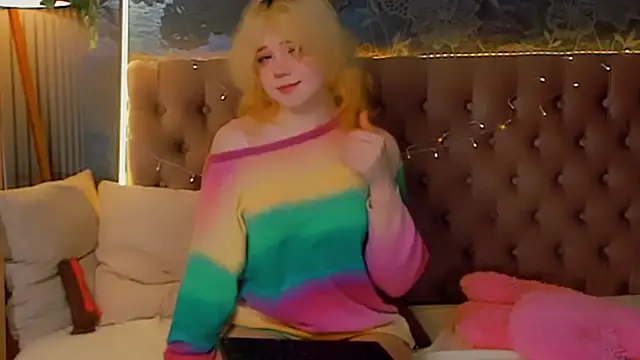 Snapshot of EmilyAngells chatting on 02-20-26, 07:21 EmilyAngells online show from 02-20-26, 07:21