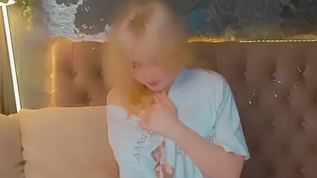 Snapshot of EmilyAngells chatting on 03-03-26, 07:03 EmilyAngells online show from 03-03-26, 07:03