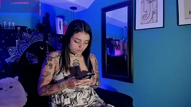 ChloeAllennn online show from 05-06-26, 12:30
