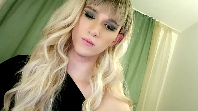 Snapshot of hellenspellman chatting on 03-06-25, 12:43 hellenspellman online show from 03-06-25, 12:43