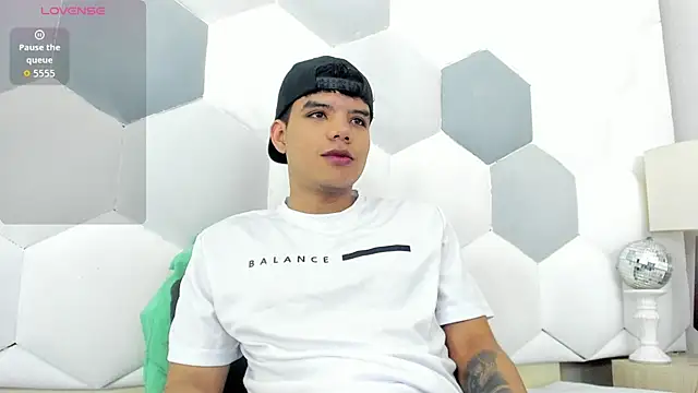 Axel Forte online show from 11-26-25, 01:12