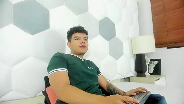 Snapshot of Axel_Forte chatting on 04-01-26, 02:14 Axel Forte online show from 04-01-26, 02:14