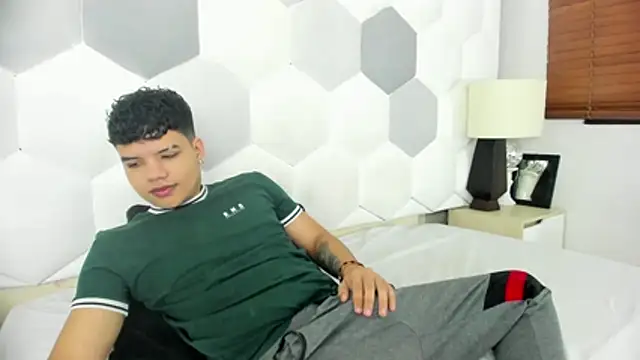 Snapshot of Axel_Forte chatting on 04-08-26, 01:33 Axel Forte online show from 04-08-26, 01:33