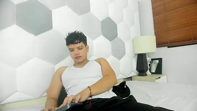 Snapshot of Axel_Forte chatting on 04-14-26, 01:39 Axel Forte online show from 04-14-26, 01:39