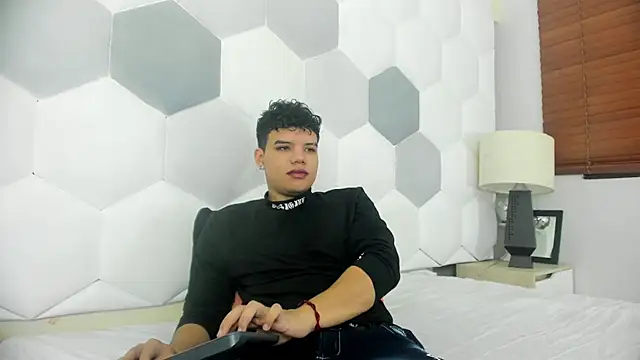 Snapshot of Axel_Forte chatting on 04-15-26, 01:29 Axel Forte online show from 04-15-26, 01:29