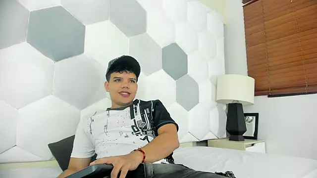 Snapshot of Axel_Forte chatting on 04-29-26, 02:10 Axel Forte online show from 04-29-26, 02:10