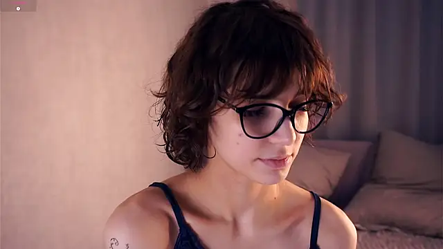 Snapshot of SibleyBurner chatting on 11-25-25, 06:52 SibleyBurner online show from 11-25-25, 06:52