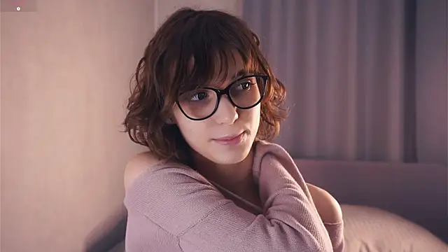 Snapshot of SibleyBurner chatting on 12-05-25, 06:37 SibleyBurner online show from 12-05-25, 06:37