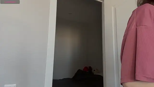 Snapshot of SibleyBurner chatting on 04-01-26, 04:46 SibleyBurner online show from 04-01-26, 04:46