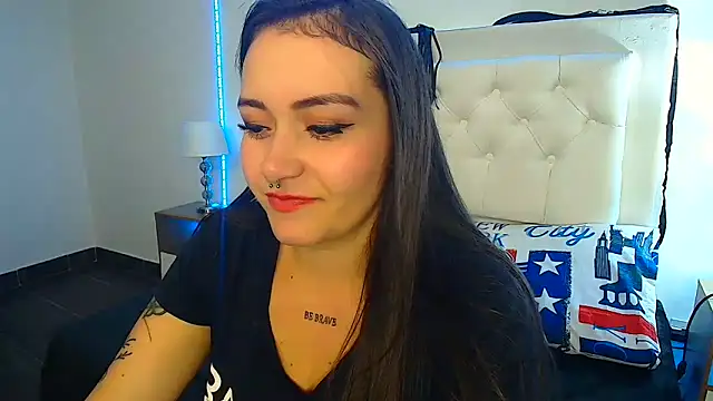 Luna kitty online show from 03-22-25, 03:41