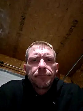 Snapshot of lambomusik chatting on 05-10-26, 04:39 lambomusik online show from 05-10-26, 04:39