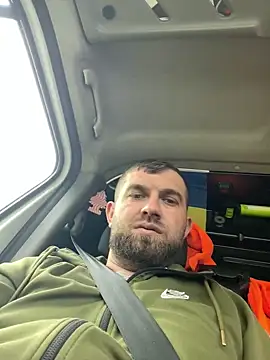 Snapshot of daniel21p chatting on 03-12-25, 03:18 daniel21p online show from 03-12-25, 03:18