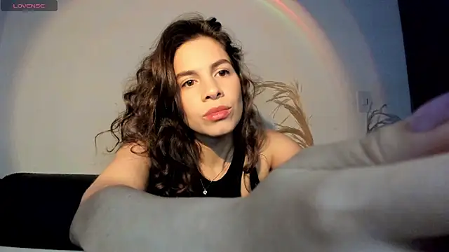 Snapshot of jessyegoldenn chatting on 06-18-26, 12:55 jessyegoldenn online show from 06-18-26, 12:55