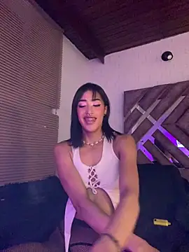 MichelleDiaz Pink online show from 09-25-25, 04:05