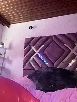 MichelleDiaz Pink online show from 10-13-25, 12:05