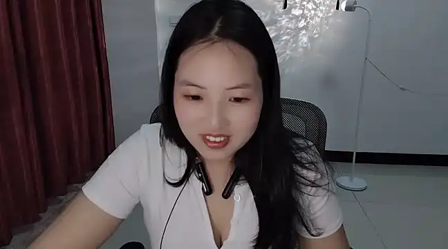 Ellie-BabyLoe online show from 03-05-25, 07:05