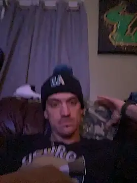 Snapshot of Polaroid_White chatting on 10-29-25, 07:43 Polaroid White online show from 10-29-25, 07:43