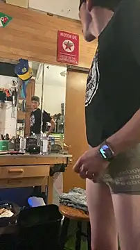 Snapshot of Polaroid_White chatting on 11-08-25, 10:30 Polaroid White online show from 11-08-25, 10:30