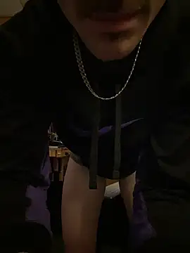 Snapshot of Polaroid_White chatting on 11-11-25, 11:38 Polaroid White online show from 11-11-25, 11:38