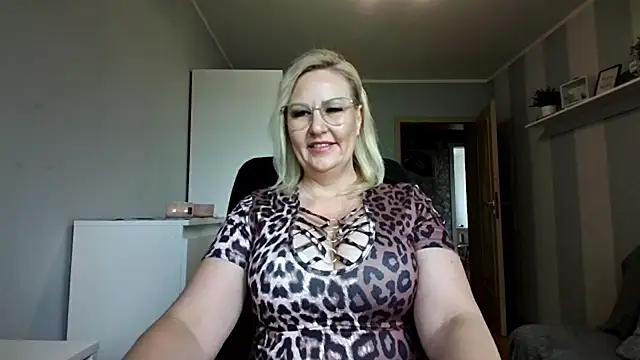 DianaLive online show from 05-11-26, 06:19