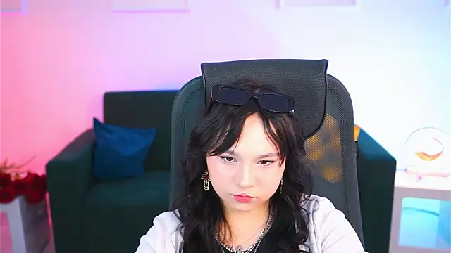 Snapshot of HanaWise chatting on 02-26-25, 08:04 HanaWise online show from 02-26-25, 08:04