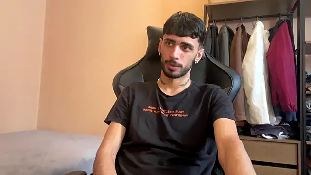 Snapshot of iendriw chatting on 11-10-25, 10:58 iendriw online show from 11-10-25, 10:58