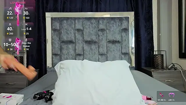 Snapshot of Effie_cooper chatting on 10-01-25, 07:20 Effie cooper online show from 10-01-25, 07:20