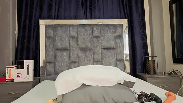 Snapshot of Effie_cooper chatting on 10-11-25, 08:51 Effie cooper online show from 10-11-25, 08:51