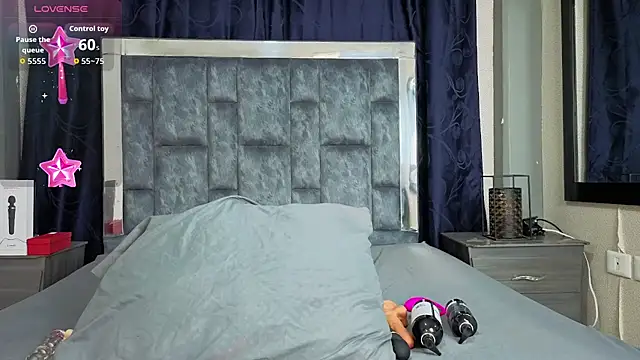 Snapshot of Effie_cooper chatting on 10-14-25, 08:09 Effie cooper online show from 10-14-25, 08:09