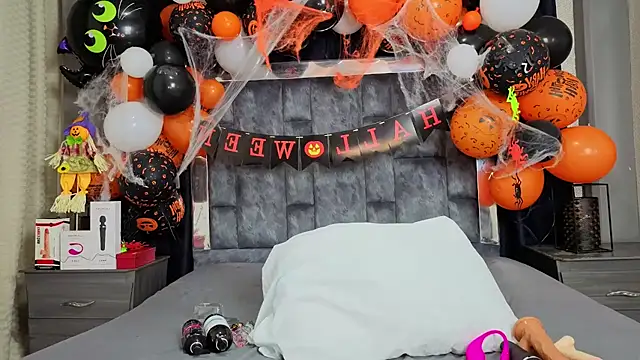 Snapshot of Effie_cooper chatting on 10-21-25, 08:09 Effie cooper online show from 10-21-25, 08:09