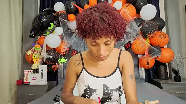 Snapshot of Effie_cooper chatting on 10-23-25, 07:45 Effie cooper online show from 10-23-25, 07:45