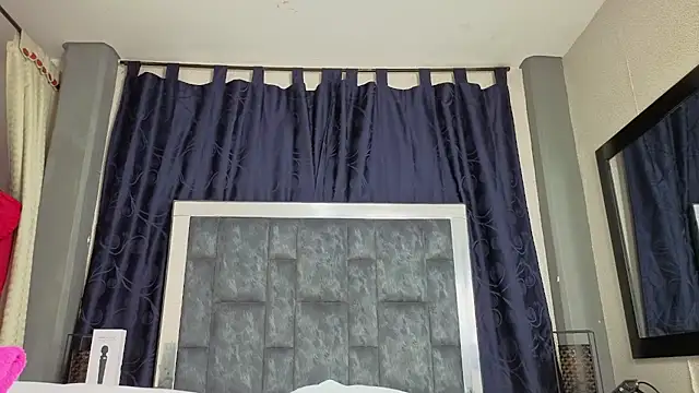 Snapshot of Effie_cooper chatting on 11-04-25, 07:35 Effie cooper online show from 11-04-25, 07:35