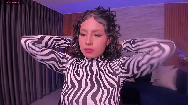 hannah thomson  online show from 09-27-25, 03:22