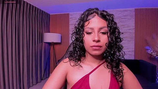 hannah thomson  online show from 09-30-25, 03:44