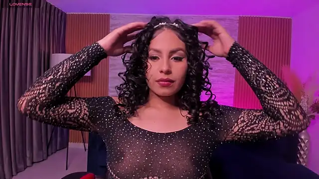 hannah thomson  online show from 10-21-25, 04:13