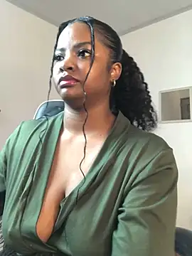 Snapshot of ValerieBlakee chatting on 09-27-25, 12:21 ValerieBlakee online show from 09-27-25, 12:21