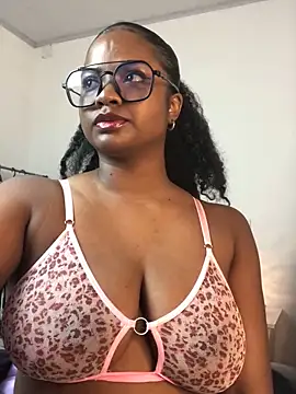 Snapshot of ValerieBlakee chatting on 09-30-25, 10:15 ValerieBlakee online show from 09-30-25, 10:15